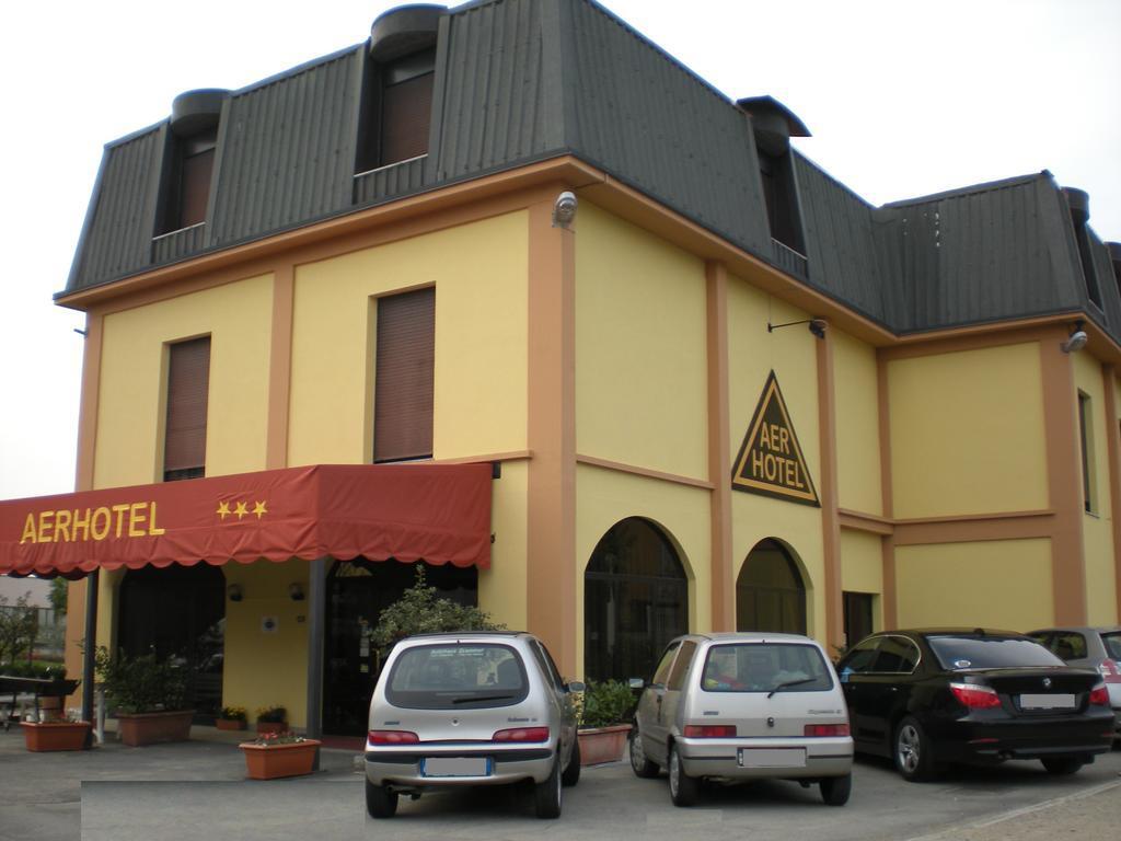 Aer Hotel Malpensa Oleggio Esterno foto