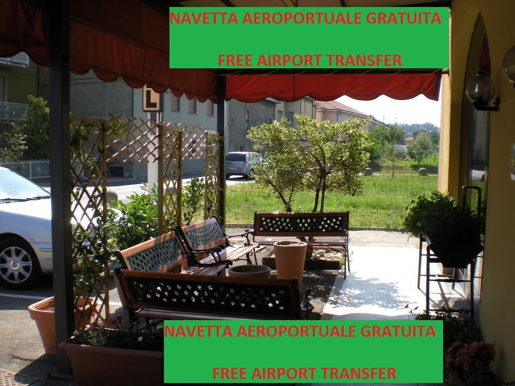 Aer Hotel Malpensa Oleggio Esterno foto