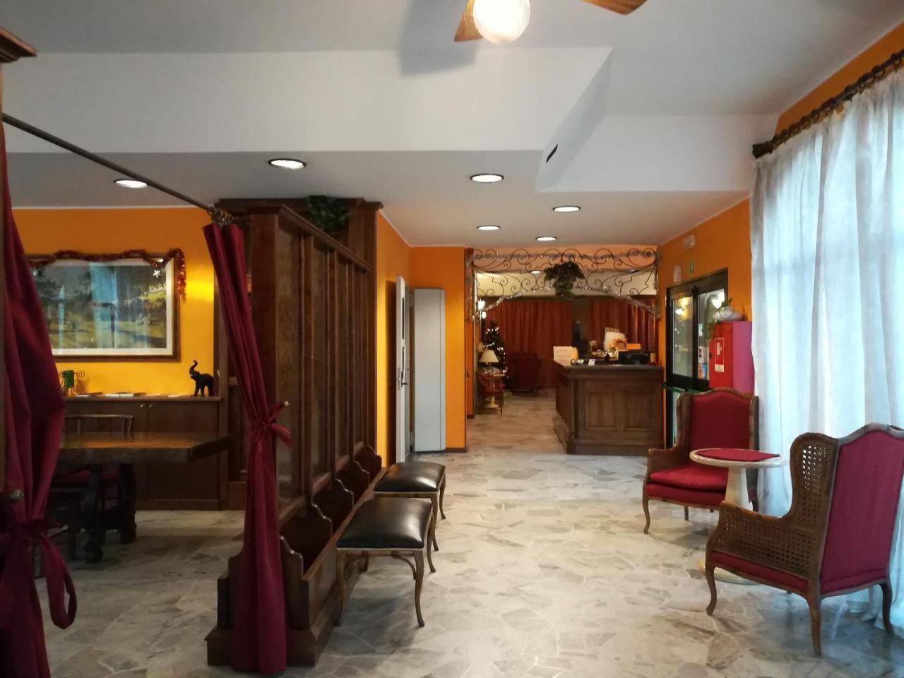 Aer Hotel Malpensa Oleggio Esterno foto