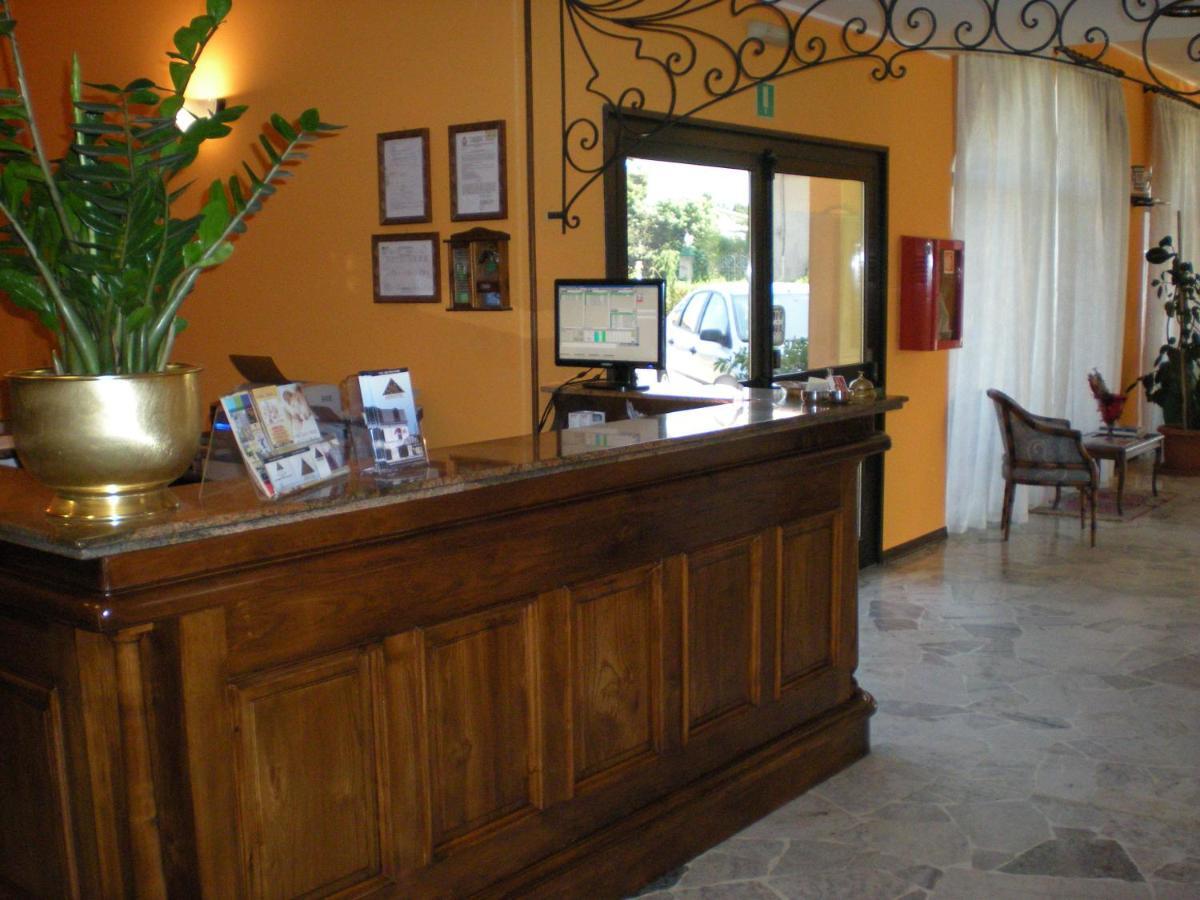 Aer Hotel Malpensa Oleggio Esterno foto